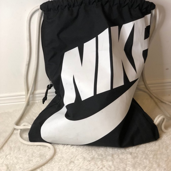 Nike backpack - Picture 2 of 3